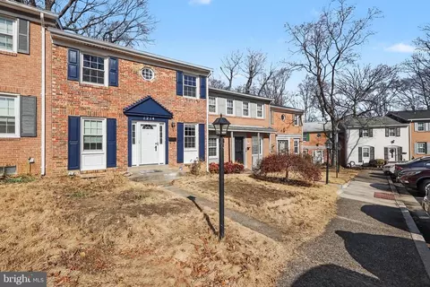 1214 Fox Run Pl, Woodbridge, VA 22191