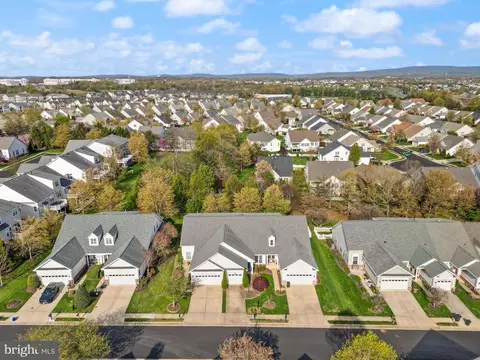 View/Area - 6932 Walnut Hill Dr, Gainesville, VA 20155 photo 1 of 3