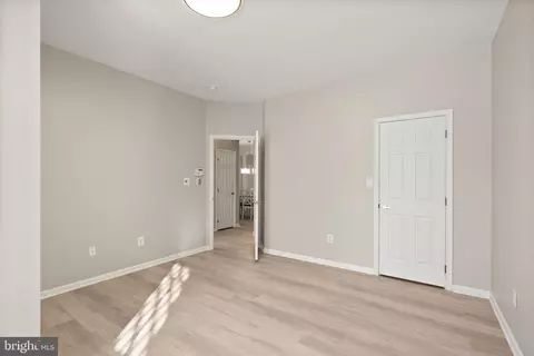 Bedroom - 6932 Walnut Hill Dr, Gainesville, VA 20155 photo 2 of 7