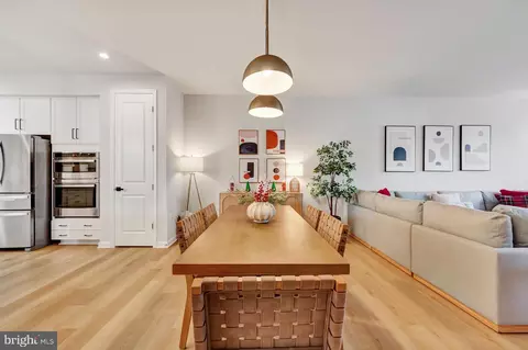 Dining - 18307 Summit Pointe Dr, Triangle, VA 22172 photo 1 of 2