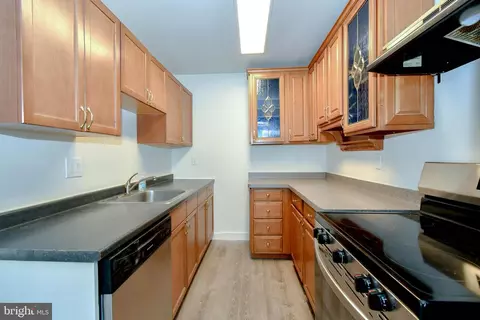 Kitchen - 7516 Purdue Ct, Manassas, VA 20109 photo 2 of 3