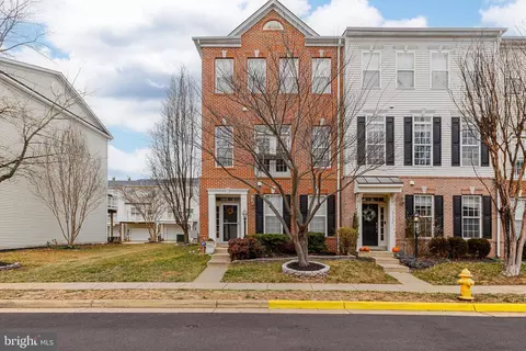 15922 Greymill Manor Dr, Haymarket, VA 20169