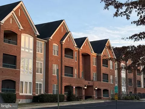 7055 Heritage Hunt Dr #311, Gainesville, VA 20155