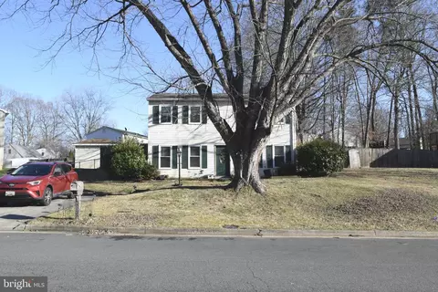 5327 Satterfield Dr, Woodbridge, VA 22193