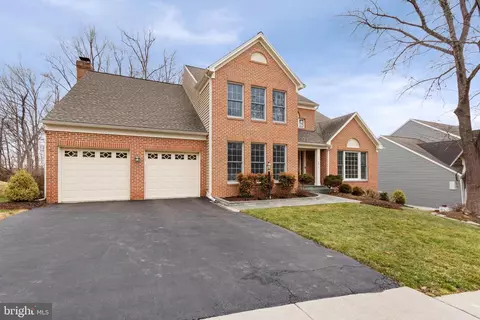 11819 Troika Ct, Woodbridge, VA 22192