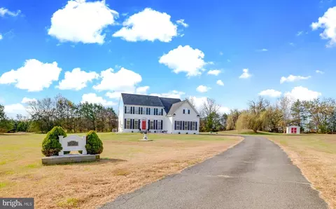 12870 Edwin Dr, Nokesville, VA 20181