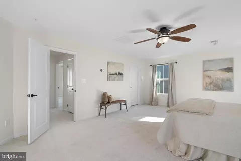 Entry Way - 2321 Sweet Pepperbrush Loop, Dumfries, VA 22026 photo 5 of 11
