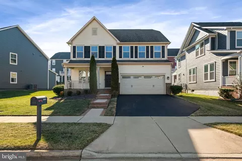 Exterior - 2321 Sweet Pepperbrush Loop, Dumfries, VA 22026 photo 4 of 13
