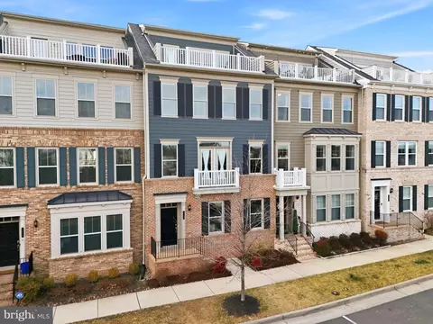 1707 Cottonwood Grove Rd, Dumfries, VA 22026