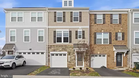 10511 Hinton Way, Manassas, VA 20112