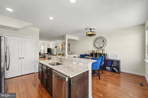 Kitchen - 4440 Potomac Highlands Cir, Triangle, VA 22172 photo 4 of 4