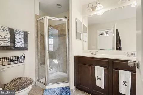 Bath - 4440 Potomac Highlands Cir, Triangle, VA 22172 photo 2 of 2