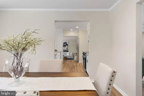 Entry Way - 3234 Riverview Dr, Triangle, VA 22172 photo 5 of 18