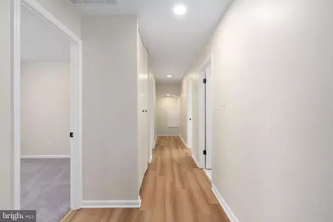 Entry Way - 3234 Riverview Dr, Triangle, VA 22172 photo 17 of 18