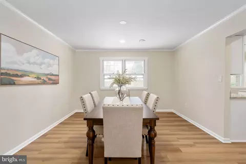 Dining - 3234 Riverview Dr, Triangle, VA 22172 photo 1 of 2