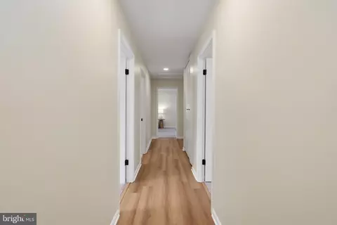 Entry Way - 3234 Riverview Dr, Triangle, VA 22172 photo 14 of 18