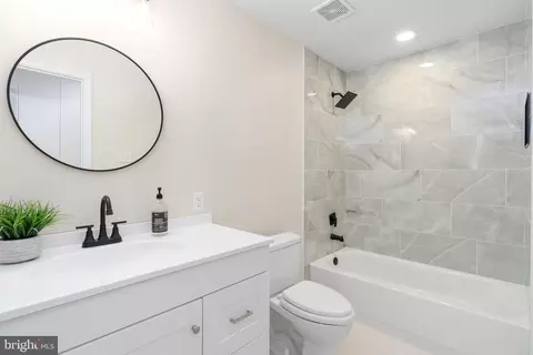Entry Way - 3234 Riverview Dr, Triangle, VA 22172 photo 18 of 18