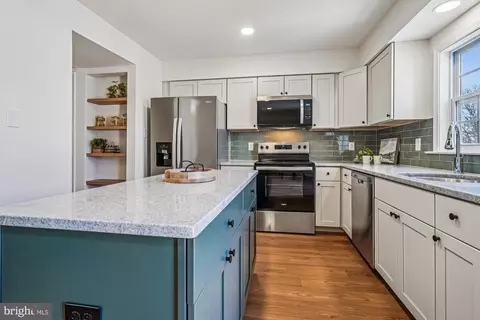 5146 Spring Branch Blvd, Dumfries, VA 22025 photo 4