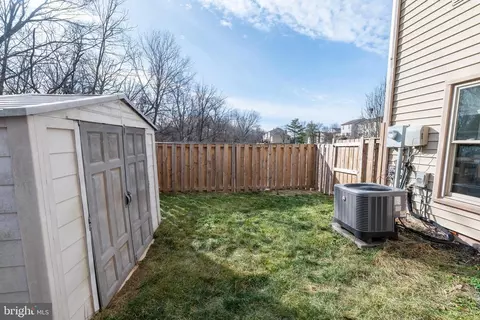 Exterior - 7401 Emerald Dr, Manassas, VA 20109 photo 4 of 6