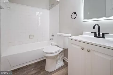 Bath - 7401 Emerald Dr, Manassas, VA 20109 photo 1 of 2