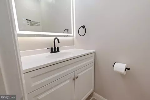 Bath - 7401 Emerald Dr, Manassas, VA 20109 photo 2 of 2