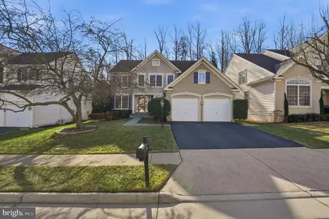 13020 Pilgrims Inn Dr, Woodbridge, VA 22193