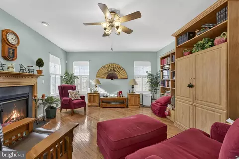 8372 Tenbrook Dr, Gainesville, VA 20155 photo 27