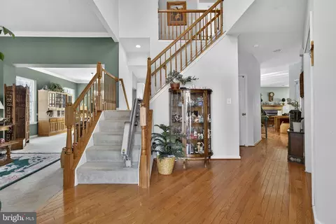 8372 Tenbrook Dr, Gainesville, VA 20155 photo 9