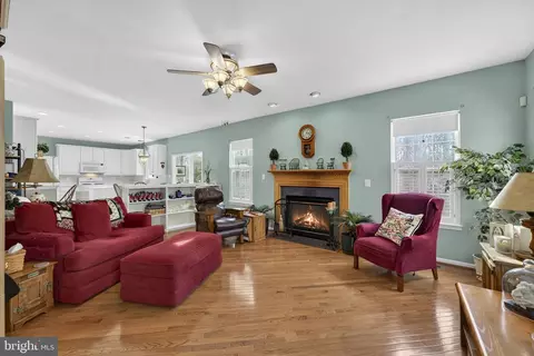 8372 Tenbrook Dr, Gainesville, VA 20155 photo 29