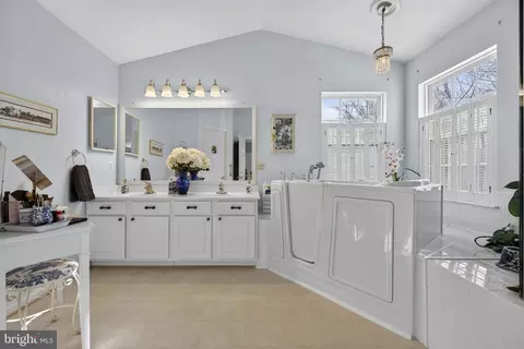 8372 Tenbrook Dr, Gainesville, VA 20155 photo 36