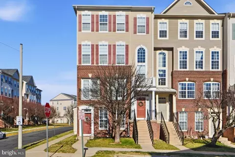 15839 John Diskin Cir, Woodbridge, VA 22191