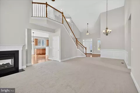Living - 6159 Ferrier Ct, Gainesville, VA 20155 photo 3 of 7