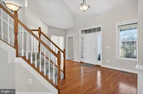 Entry Way - 6159 Ferrier Ct, Gainesville, VA 20155 photo 2 of 9
