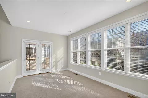 Entry Way - 6159 Ferrier Ct, Gainesville, VA 20155 photo 3 of 9