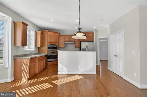 Kitchen - 6159 Ferrier Ct, Gainesville, VA 20155 photo 3 of 4