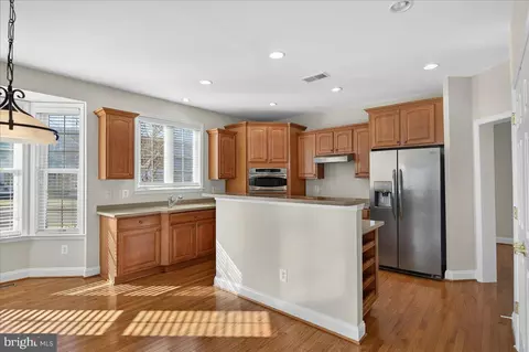 Kitchen - 6159 Ferrier Ct, Gainesville, VA 20155 photo 4 of 4