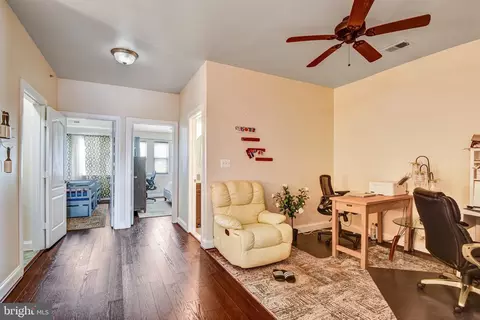 Entry Way - 4112 Potomac Highlands Cir, Triangle, VA 22172 photo 5 of 6