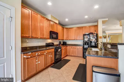 Kitchen - 4112 Potomac Highlands Cir, Triangle, VA 22172 photo 2 of 3