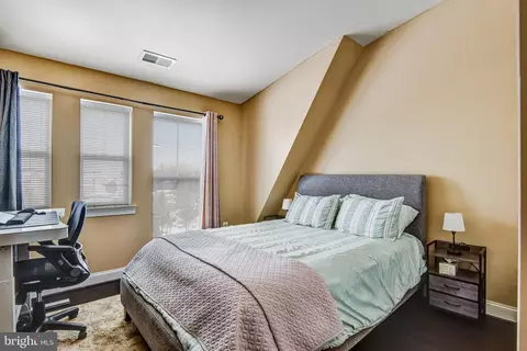Bedroom - 4112 Potomac Highlands Cir, Triangle, VA 22172 photo 3 of 6