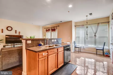 Kitchen - 4112 Potomac Highlands Cir, Triangle, VA 22172 photo 3 of 3