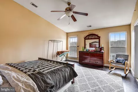 Bedroom - 4112 Potomac Highlands Cir, Triangle, VA 22172 photo 5 of 6