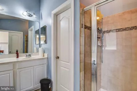 Entry Way - 4112 Potomac Highlands Cir, Triangle, VA 22172 photo 6 of 6