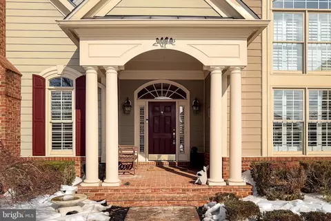 Exterior - 8471 Link Hills Loop, Gainesville, VA 20155 photo 4 of 10