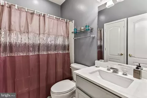 Bath - 8471 Link Hills Loop, Gainesville, VA 20155 photo 7 of 7