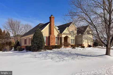 Exterior - 8471 Link Hills Loop, Gainesville, VA 20155 photo 2 of 10