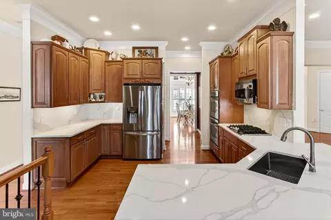 Kitchen - 8471 Link Hills Loop, Gainesville, VA 20155 photo 3 of 6