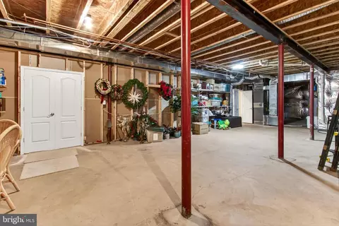 Entry Way - 8471 Link Hills Loop, Gainesville, VA 20155 photo 6 of 6
