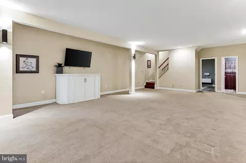 Living - 8471 Link Hills Loop, Gainesville, VA 20155 photo 7 of 8