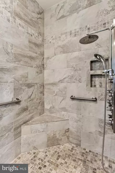 Bath - 8471 Link Hills Loop, Gainesville, VA 20155 photo 4 of 7