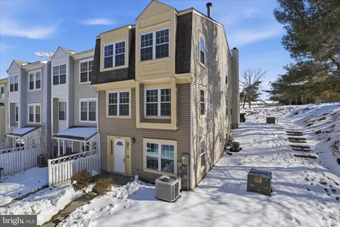 12183 Old Salem Ct, Woodbridge, VA 22192